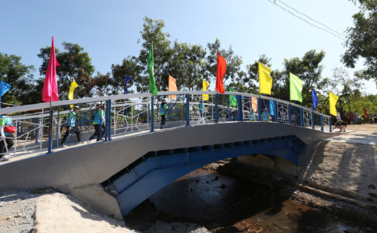 베트남에 진출한 포스코그룹이 협력해 지은 ´포스코 철교(POSCO Steel Bridge)´ 모습