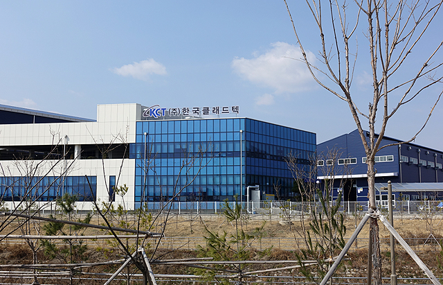 한국클래드텍은 1997년 부산에서 창업을 했다. 창사 이래로 22년 간 클래드 메탈 제품 제조에 있어서 선구자적인 역할을 해왔다.