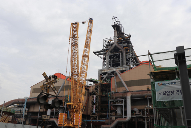 포스코는 광양제철소 3고로 개수 공사 마무리 이후 화입 연기를 통해 생산량 조절에 돌입했다.