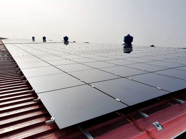 에스와이가 자사 인주생산단지 지붕에 적용한 태양광발전소