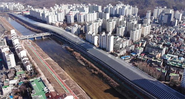 다스코의 서울 동부간선도로 태양광 방음터널