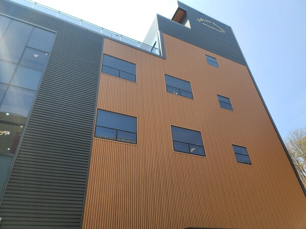 ◇루버 17M 원장으로 시공된 경기 남양주 신축 물류창고