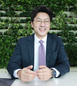 많은 사람들이 철수씨를 이용하는 것이 당면 목표라고 말하는 김기환 대표