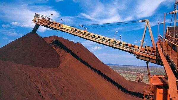 철광석 가격이 빠르게 하락하고 있다. [사진] 리오틴토의 철광석 광산