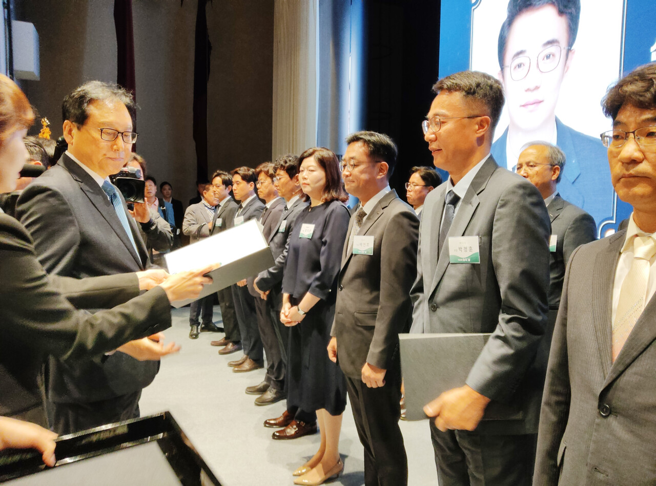 ◇하이스틸 박정훈 부장 산업부장관상 수상 모습