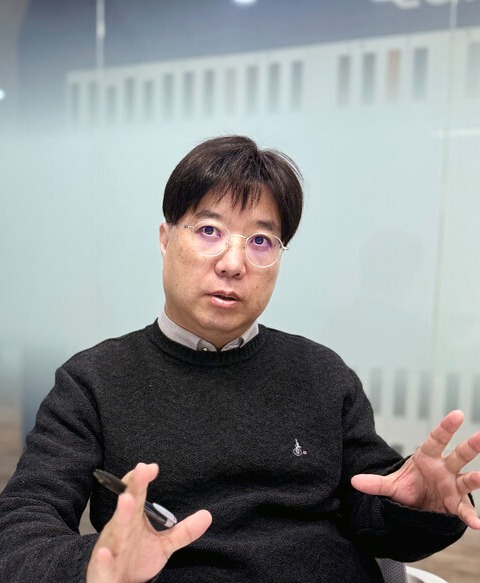 동국씨엠 박성민 팀장은 이번 현대제철의 제소에 대해 최종 제품이 아닌 중간재이자 원재료인 열연을 제소한 것은 이해하기 어려운 조치라고 설명했다.