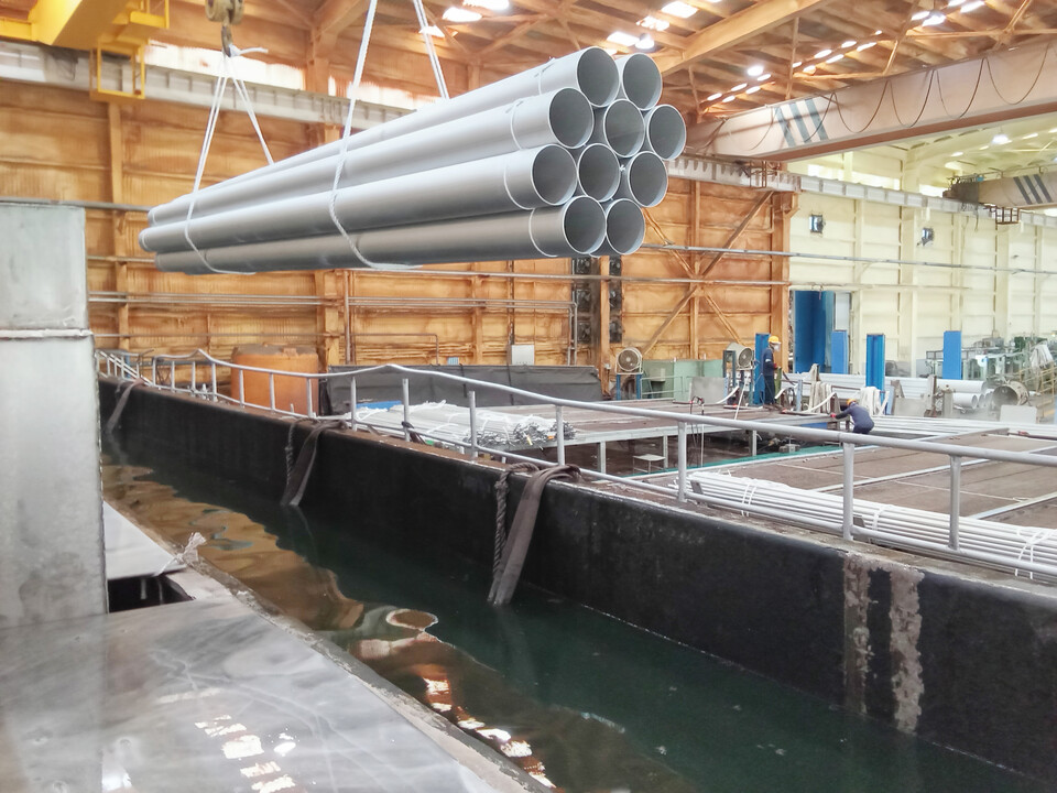 ◇산세로에 들어갈 준비를 하는 STS 강관