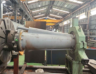 고로에 고온의 열풍을 공급하는 자재인 ‘블로우 파이프’ 모습