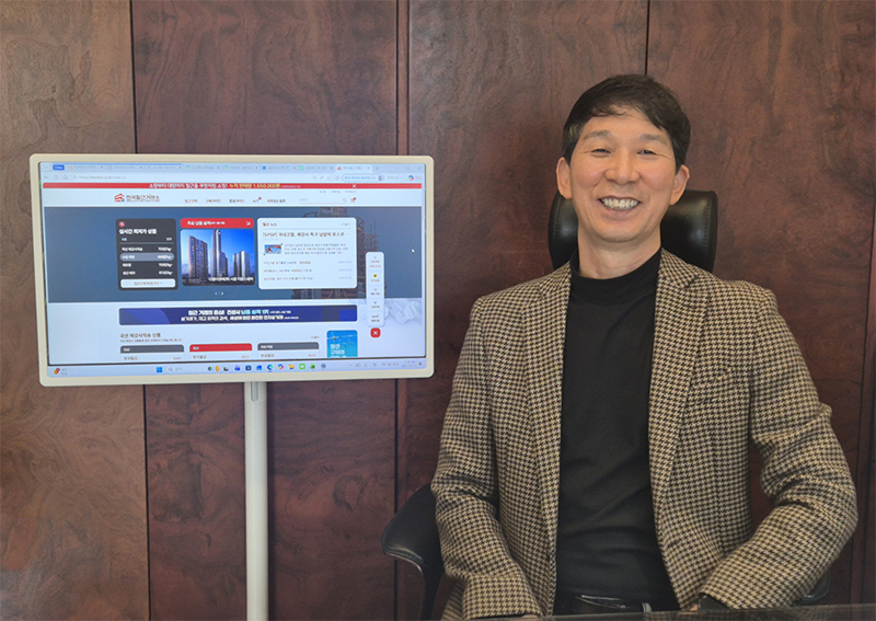 한국철근거래소 최현석 대표가 본지와의 인터뷰에서 플랫폼의 차별화 포인트를 설명하고 있다.